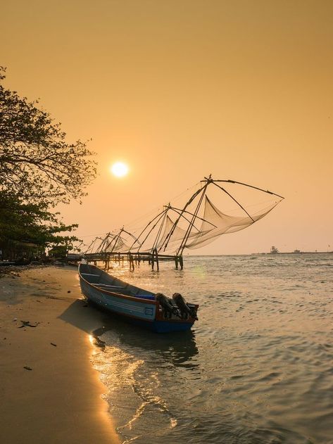 Kerala Tourism Photography, Kerala India Kochi, Kerala Backwaters Photography, Fort Kochi Aesthetic, Kerala Scenery, Kerala Landscape, Indian Scenery, Kerala Aesthetic, Cochin India