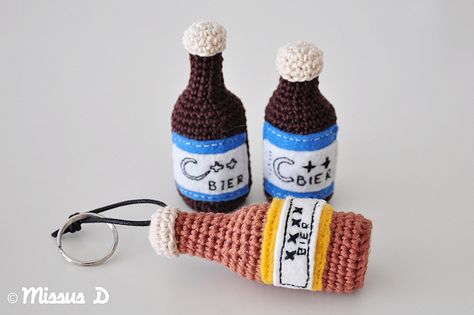 C++ Beer. Perfect for a geeky Oktoberfest. Crocheted Food, Crochet Beer, Old Wine Bottles, Mini Champagne Bottles, Recycled Wine Bottles, Mini Champagne, Toy Food, Beer Bottles, Altered Bottles