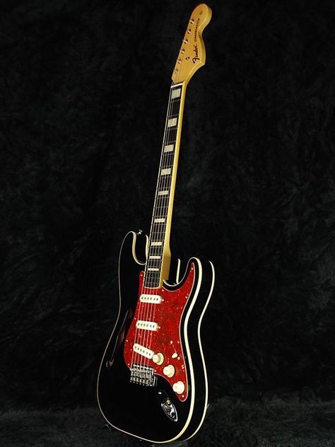 Fender Thinline, Strat Guitar, Fender Guitars Stratocaster, Best Guitar Players, Fender Japan, Stratocaster Guitar, Prs Guitar, Bass Amps, Guitar Gear