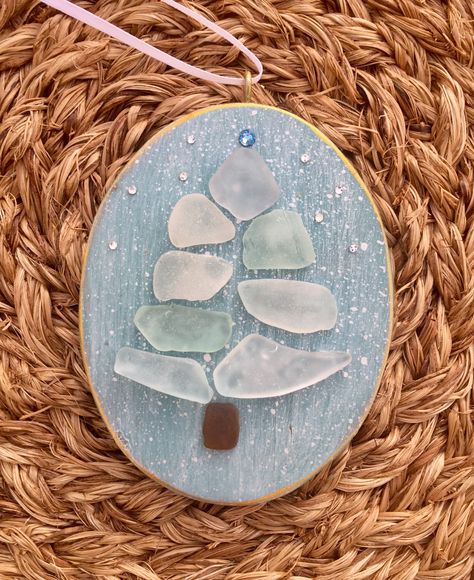 Seaglass Ornaments, Seaglass Projects, Seaglass Christmas Tree, Seaglass Christmas, Sea Glass Diy, Aqua Christmas, Sea Glass Christmas, Beach Glass Crafts, Felt Toys Patterns