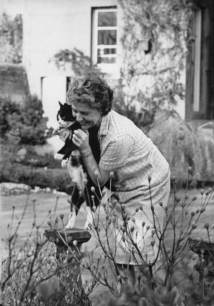 Lady Mary Stewart (1916-2014) British author of romantic thrillers who jumped genres in her 50's to create the internationally best-selling trilogy of Merlin books, reimagining the Arthurian legend from a sorcerer’s point of view. Loch Awe, Mary Stewart, Arthurian Legend, Woman Authors, Suspense Novel, Lady Mary, Women Writers, Crystal Cave, Writers And Poets