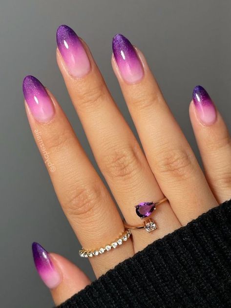 dark purple glitter gradient nails Cute Squoval Nails, Purple Pink Ombre Nails, Purple And Nude Nails, Pink And Purple Ombre Nails, Purple And Pink Nails, Purple Ombre Nails, Unghie Sfumate, Purple Nail Art, Purple Acrylic Nails