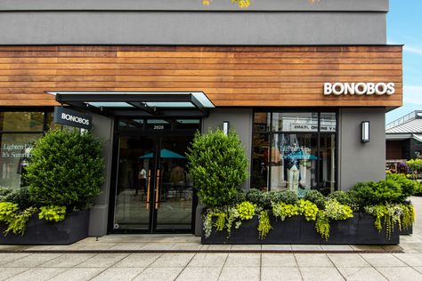 Bonobos University Village — Shugart Wasse Wickwire Architects Village Architecture, Restaurant Facade, Restaurant Exterior Design, Restaurant Entrance, Small Restaurant Design, Commercial Design Exterior, Restaurant Exterior, Wood Facade, Shop Facade