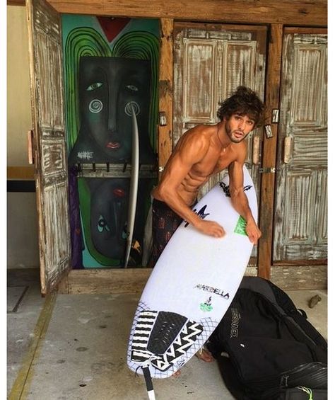 Interview : la beauté brésilienne selon Marlon Teixeira Brazilian Drink, Brazilian Men, Marlon Teixeira, Vogue France, Celebrity Dads, David Beckham, Muscle Men, Celebrities Male, Male Models