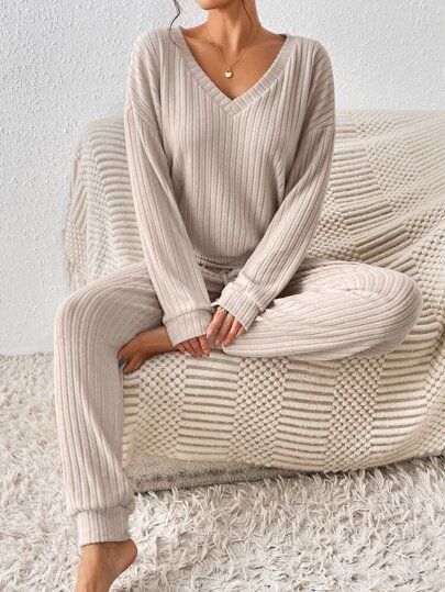 Co Ord Loungewear, Knit Sets, Womens Loungewear Sets, Knit Two Piece Set, Drop Shoulder Tee, Comfy Outfit, Legging Outfits, Girl Inspiration, Ținută Casual