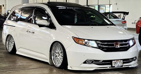 Odyssey Van, Mini Vans, Car Theme, Car Themes, Car Ideas, Man Cave Garage, Honda Odyssey, Mini Van, Van Life