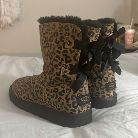 Cheetah Print UGG Boots Cheetah Print 2000s, Cheetah Print Accessories, Cheetah Print Uggs, Leopard Uggs, Cheetah Print Clothes, Cheetah Boots, Cheetah Print Shoes, Mcbling Fashion, Leopard Print Boots