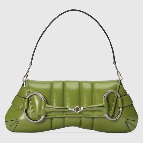 Shop the Gucci Horsebit Chain medium shoulder bag in green at GUCCI.COM. Enjoy Free Shipping and Complimentary Gift Wrapping. Gucci Horsebit Bag, Gucci Green Bag, Round Bags, Collage Outfits, Gucci Store, Bags Gucci, Chain Strap Bag, Gucci Horsebit, Designer Totes