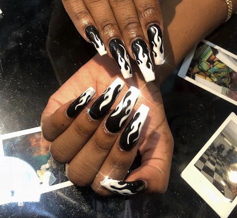 Black And White Nail, Flame Nails, Black And White Nail Designs, Kylie Nails, Halloween Acrylic Nails, Drip Nails, Nagel Tips, Aesthetic Nails, Edgy Nails