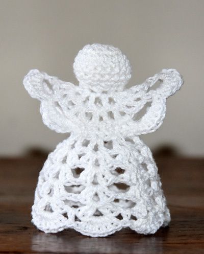 Petit ange au crochet Blanket Crochet Ideas, Crochet Ideas Aesthetic, Háčkovaný Anjel, Christmas Ornaments Crochet, Crochet Angel Pattern, Crochet Christmas Hats, Ornaments Crochet, Crochet Ornament Patterns, Crochet Angels