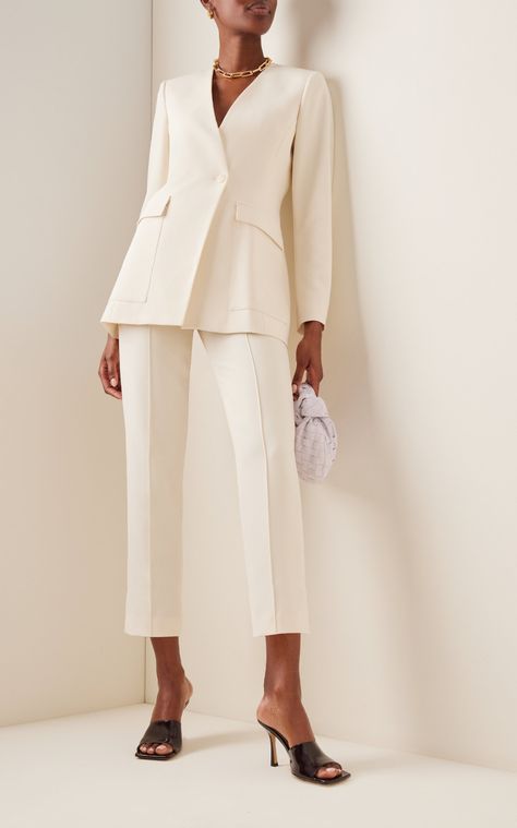 Why the blazer is a trans-seasonal wardrobe hero Abaya Coat, Business Portraits Woman, White Blazer Women, Grad Outfits, Cream Suit, Collarless Blazer, Seasonal Wardrobe, Crepe Blazer, Royal Outfits