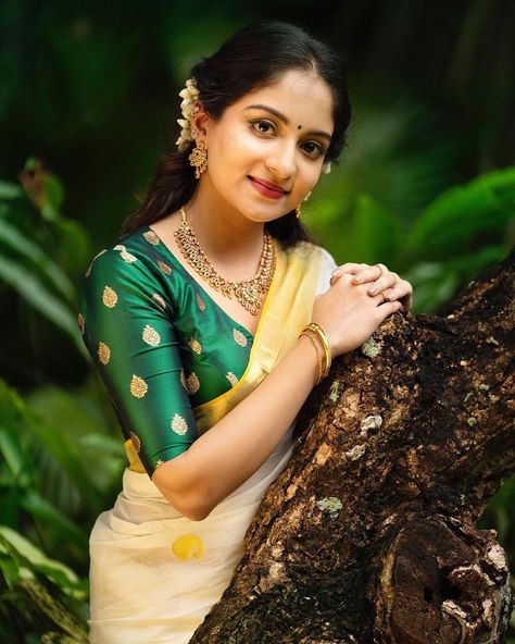 Kasavu Half Saree, Set Saree Kerala, Bollywood Actress Saree, Ishaani Krishna, One Piece Dress Design, Onam Outfits Ideas, Fun Edits, Onam Outfits, Kerala Saree Blouse Designs