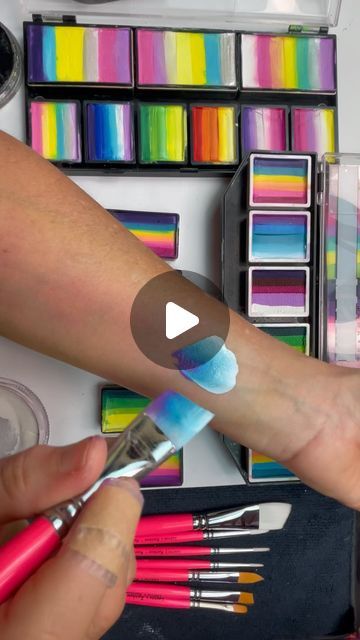 How To Do Face Painting, Water Face Painting, Face Painting Step By Step Easy, Face Painting Techniques, Face Painting Tutorials Step By Step, Simple Body Painting, Rainbow Face Paint, Makeup Palette Collection, Theatre Faces