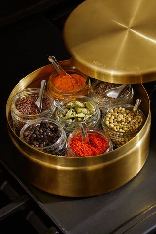 Indian Spice Box, Masala Dabba, Outdoor Camping Kitchen, Urban Kitchen, Fresh Spices, Indian Kitchen, Spice Box, Indian Homes, Camp Kitchen