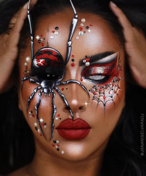 • 𝐉 𝐀 𝐍 𝐀 𝐍 𝐈 . ジャナニ (@jananiselvaradj) • Instagram photos and videos Black Widow Makeup, Spider Makeup, Halloween Eye Makeup, Amazing Halloween Makeup, Horror Makeup, Halloween Makeup Inspiration, Halloween Eyes, Scary Makeup, Glamour Makeup