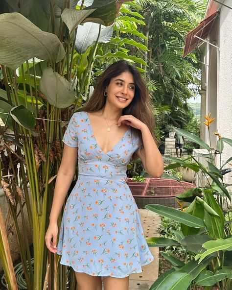 Kritika Kamra is a talented Indian actress who has significantly impacted the television industry. Known for her impressive acting skills,…   Read More: Kritika Kamra Biography: Age, Net Worth, Instagram, Spouse, Height, Wiki, Parents, Siblings, Movies Karan Kundra, Kritika Kamra, Angelina Jolie Movies, University Of Delhi, Acting Skills, Best Actress, Record Producer, Net Worth, Business Women