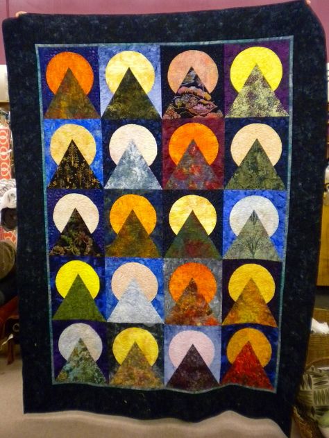 Moon Over the Mountain. From the pattern Summer Solstice by Jean Wells. Mountain Quilt Block, Quilt Triangles, Mountain And Moon, Mountain Quilt Pattern, Mountain Quilt, Quilting Art, Moon Quilt, Tree Quilts, Mountain Quilts