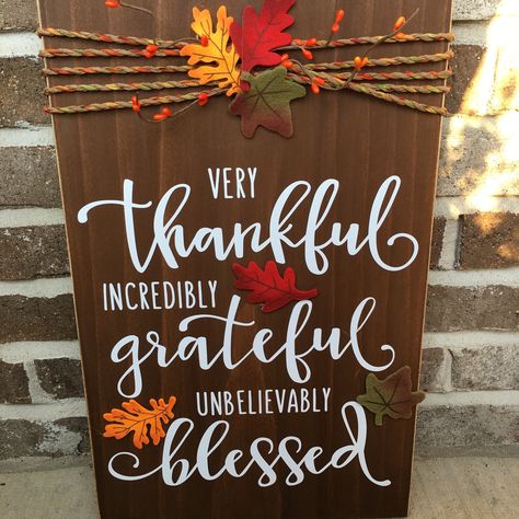 Fall Wedding Sign, Thanksgiving Decorations Outdoor, Outdoor Thanksgiving, Fall Wood Crafts, Thanksgiving Wedding, Thanksgiving Signs, Thanksgiving Decorations Diy, Fall Thanksgiving Decor, Fall Crafts Diy