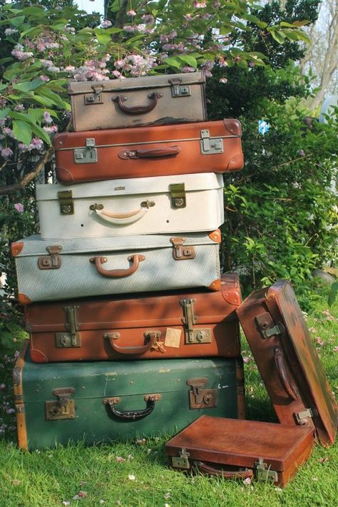 ALL DOLLYS HIRED ITEMS ARE TRANSPORTED IN VINTAGE SUITCASES FOR YOU TO USE IN DISPLAYS ETC Old Fashioned Bicycle, Art Assignments, Old Suitcases, Vintage Trunks, Vintage Suitcases, Vintage Pop, Vintage Suitcase, Vintage Luggage, Cool Books