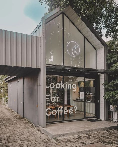 Cafe / Coffee Shop Reference on Instagram: “Fullmoon Coffee jadi minggu lalu gw nyobain mampir ke kopishopyang sering gw lewatin dan kemarin baru nyobain mampir, tempat nya ga besar…” Garage Coffee Shop Ideas, Coffee Shop Reference, Shop Reference, Spot Foto, Own Business Ideas, Islamic Center, Bakery Design, Coffee Shop Design, Cafe Coffee