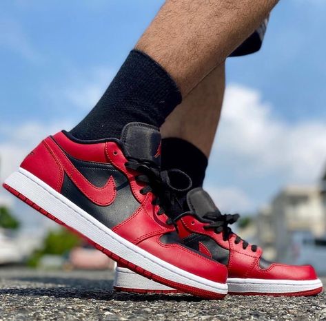 Jordan 1 Low Women Outfit, Red Jordan 1 Outfit, Outfit Air Jordan 1, Jordan 1 Banned, Air Jordan 1 Low Women, Jordan 1 Low Women, Jordan 1 Outfit Women, Jordan 1 Outfit, Air Jordan 1 Outfit