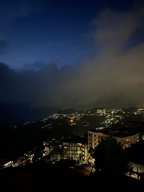 Darjeeling Night View, Darjeeling Aesthetic Photos, Darjeeling Aesthetic, Darjeeling Photography, Travel Photography Nature, Sky Photography Nature, Solo Trip, Cute Tumblr Wallpaper, Night Pictures