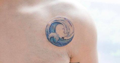 Just Pinned to Water: tattoos-org: Circle Tattoo Waves Tattoo by Sol Art http://ift.tt/2q3BeE0 Surfer Tattoo, Simple Wave Tattoo, Girl Shoulder Tattoos, Wave Tattoo Design, Surf Tattoo, Tatuagem Masculina Pequena, Tattoos To Cover Scars, Circle Tattoo, Circle Tattoos