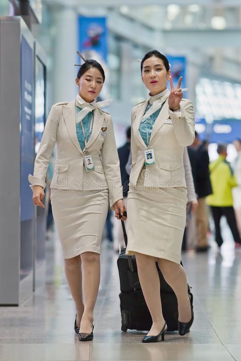 Air Hostess Dress, South Korea Photo, Korea Photo, Flight Attendant Fashion, Korean Air, Air Flight, Flight Attendants, Uniform Fashion, Seoul South Korea