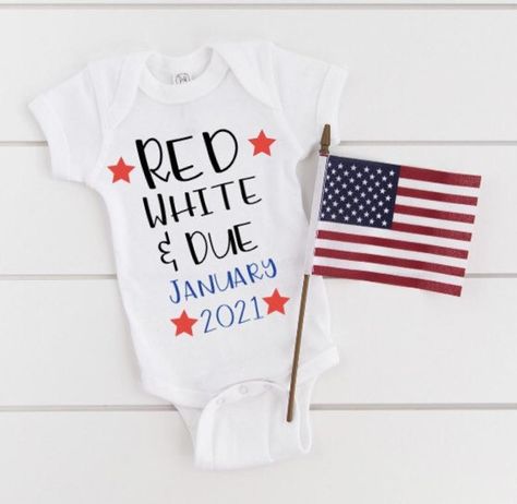 Pregnancy Reveal Grandparents, Red White And Due, July Pregnancy Announcement, Pregnancy Reveal Photos, Thanksgiving Baby Announcement, Pregnancy Announcement Pictures, Patriotic Baby, Creative Pregnancy Announcement