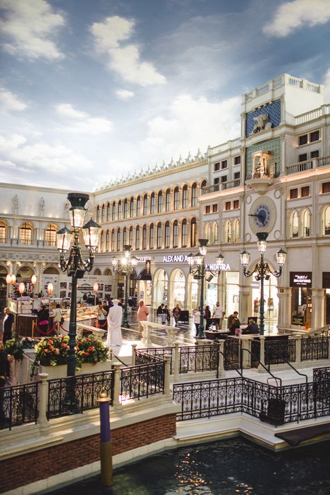 The Palazzo At The Venetian, Destination Bachelorette, Birthday Getaway, Mexico Bachelorette, Venetian Las Vegas, Las Vegas Food, Las Vagas, Venetian Hotel, Bachelorette Party Destinations