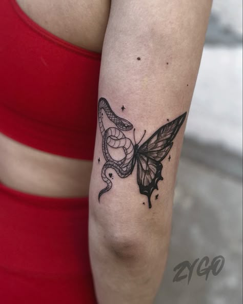 Butterfly With Snake Tattoo, Half Snake Half Butterfly Tattoo, Pretty Snake Tattoo, Butterfly Small Tattoo, Butterfly Snake Tattoo, Snake And Butterfly Tattoo, Snake Butterfly Tattoo, Snake Tattoo Meaning, Small Snake Tattoo