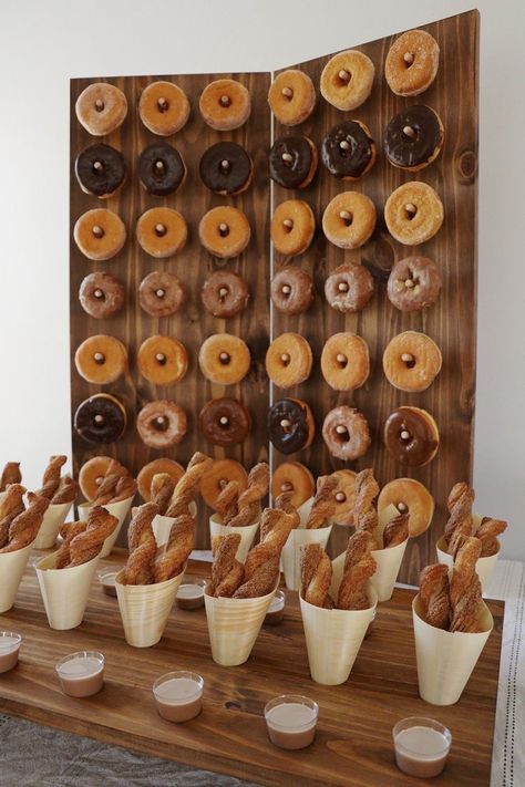 Fall Wedding Donut Bar, Wooden Donut Stand, Rustic Donut Display, Dessert Wall Wedding, Small Wedding Reception Food Ideas, Charcuterie Wall Display, Donut Boards Wedding, Donut Display Wedding, Donut Table Display