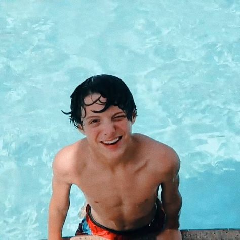 Caleb Bratayley, Caleb Logan Bratayley, Caleb Leblanc, Caleb Logan, Cute Guy Pics, Cute White Guys, Jojo Anime, Aesthetic Guys, Fleetwood Mac