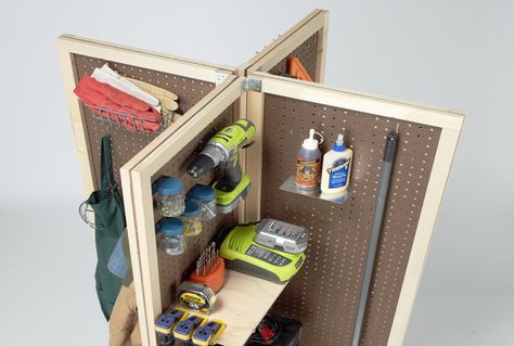 Workroom Organization, Checkout Stand, Organize Garage, Pegboard Ideas, Craft Booths, Pegboard Garage, Garage Organizer, Pegboard Storage, Gear Storage