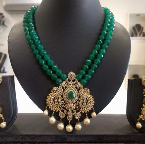 30 Emerald beads Necklace designs! | Fashionworldhub Green Beads Jewellery Designs, Beads Design, Pearl Necklace Designs, Beaded Necklace Designs, Gold Pendant Jewelry, Black Beaded Jewelry, Wedding Jewellery Collection, Emerald Bead, Beaded Jewelry Designs