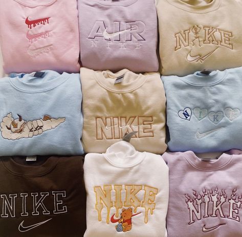 Pull Nike, Groovy Vibes, Vintage Nike Sweatshirt, Cute Nike Outfits, Nike Sweats, Stylish Hoodies, Sweat Set, Cute Nike Shoes, Cute Lazy Outfits