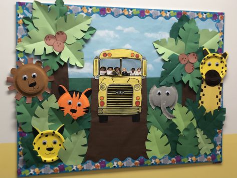 Jungle Theme Notice Board, Safari Display Board, Safari Board Ideas Classroom Themes, African Safari Bulletin Board Ideas, Jungle Safari Bulletin Board Ideas, Safari Bulletin Board Ideas Preschool, Safari School Decorations, Jungle Theme Board Decoration, Safari Themed Bulletin Board Ideas