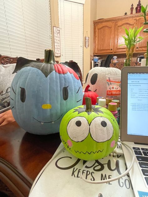 Sanrio Painted Pumpkin, Keroppi Pumpkin, Sanrio Pumpkin Painting, Hello Kitty Pumpkin Painting, Hello Kitty Frankenstein, Cute Painted Pumpkin Ideas, Paint Pumpkins, Hello Kitty Pumpkin, Halloween Pumpkin Crafts