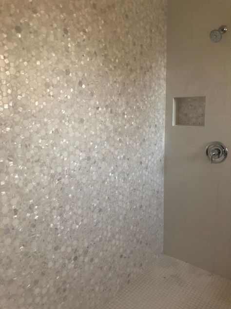 Glitter Bathroom, Glitter Tiles, Bad Inspiration, Negril, Bathroom Design Decor, Bathroom Remodel Designs, Girls Bathroom, Dream Bathrooms, Bathroom Renos