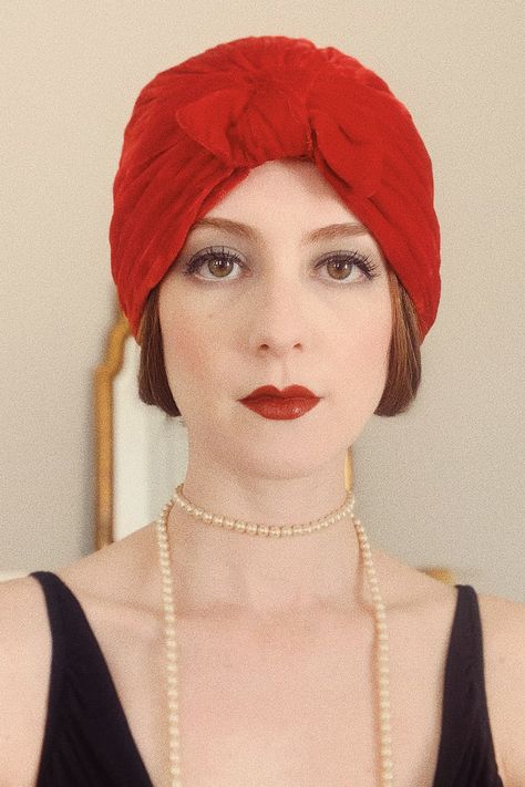 Pin Curl Styles, Vintage Updo Hairstyles, 1920’s Makeup, 1920s Makeup Tutorial, 1920 Makeup, Gatsby Makeup, Flapper Makeup, 1930s Makeup, 20s Makeup