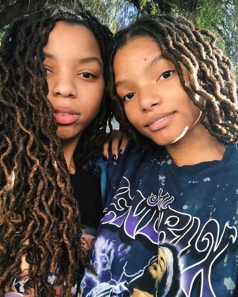 I love them Halle Locs, Chloe And Halle Locs, Mama Wata, Chloe Halle, Chloe And Halle, Locs Styles, Chloe Bailey, Loc Hairstyles, Beautiful Locs