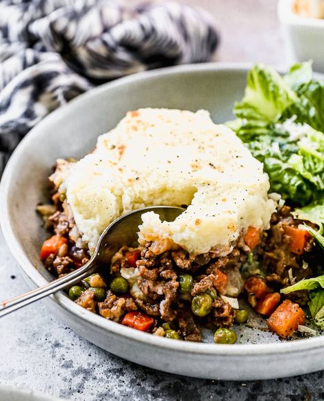 Easy Shepherd's Pie Well Plated By Erin, Buttery Potatoes, Easy Shepherds Pie, Well Plated, Shepherds Pie Recipe, Potato Toppings, Baked Vegetables, Savory Dishes, Cottage Pie