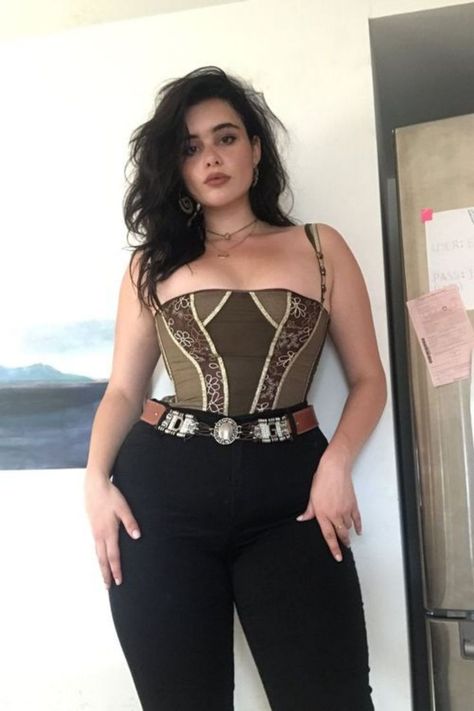 Moda Curvy, Barbie Ferreira, Jeans Trend, Plus Size Looks, Makijaż Smokey Eye, Kleidung Diy, Moda Vintage, Mode Inspo, Curvy Girl Outfits