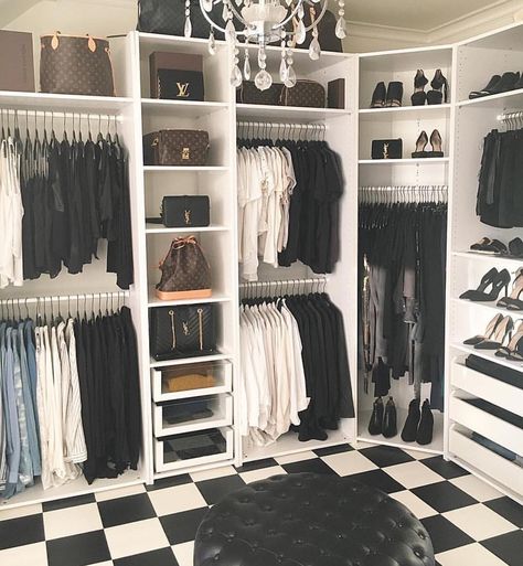 via classyposts Instagram Closet Chandelier, Organized Closet, Walking Closet, Dream Closet Design, Walk In Closet Design, Closet Layout, Wardrobe Room, Closet Remodel, Closet Decor