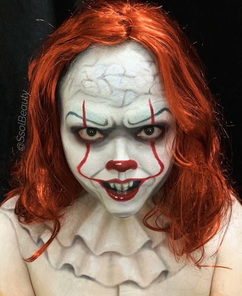 Pennywise Makeup, Creepy Clown Makeup, Pennywise The Clown, Scary Movie Characters, Creepy Clown, Soft Spot, Sfx Makeup, The Clown, Clown Makeup