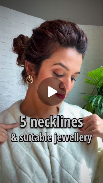 Shilpa Tolani on Instagram: "SAVE IT to match  your jewellery with your necklines 
.
#stylingtips #fashioninfluencer #dubaiinfluencer #indianfashioninfluencer" Jewellery According To Neckline, Style Mistakes, Neck Designs, Indian Fashion, Influencer, Fashion Tips, Instagram