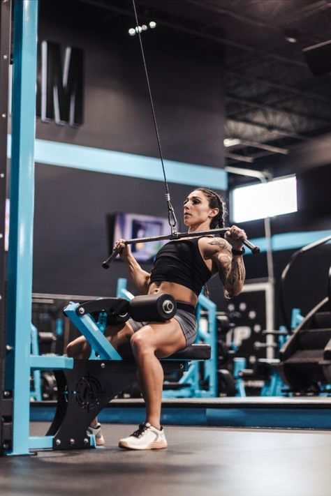 Cable Machine Exercises, Gym Advertising, Machine Exercises, Best Inner Thigh Workout, Fitness Shoot Ideas, Women Fitness Photography, Workout Photoshoot, Gym Photoshoot, Workout Pics