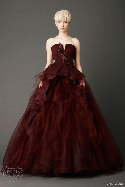 Chrissy Teigen Wedding Dress, Chrissy Teigen Wedding, Maroon Wedding Dress, Burgundy Wedding Dress, Colored Wedding Gowns, Vera Wang Bridal, Vera Wang Gowns, Vera Wang Wedding, Maroon Wedding