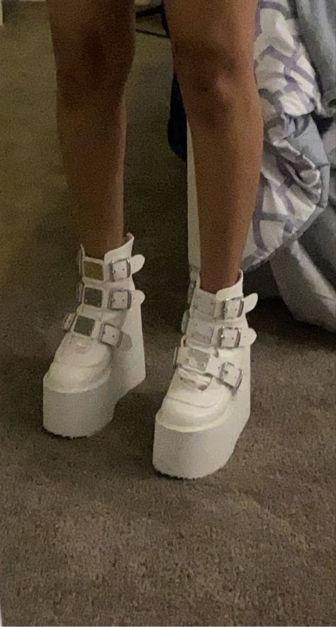 Demonia Shoes Aesthetic, Egirl Boots, Botines Aesthetic, White Demonia Boots, Demonia Boots Outfit, Egirl Shoes, Vtuber Outfits, Shoes Demonia, White Platforms