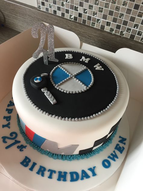 Bmw Birthday Cake, Bmw Cake, Cake For Boyfriend, Cars Birthday Cake, 21st Cake, Birthday Cake For Him, Cake Flower, Mini Cakes Birthday, Cute Couple Gifts